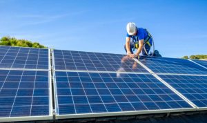 Installation et mise en production des panneaux solaires photovoltaïques à Pujaut